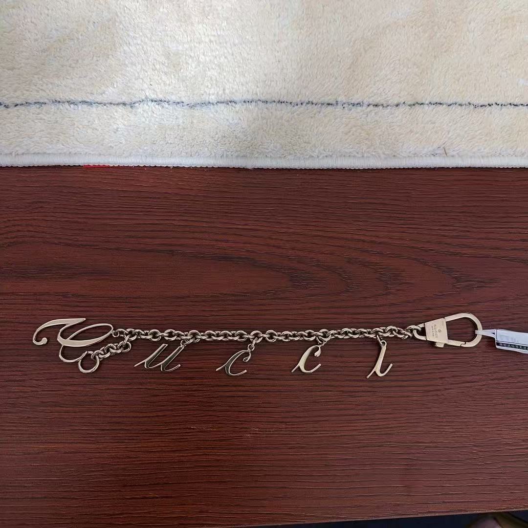 1 Bracelet