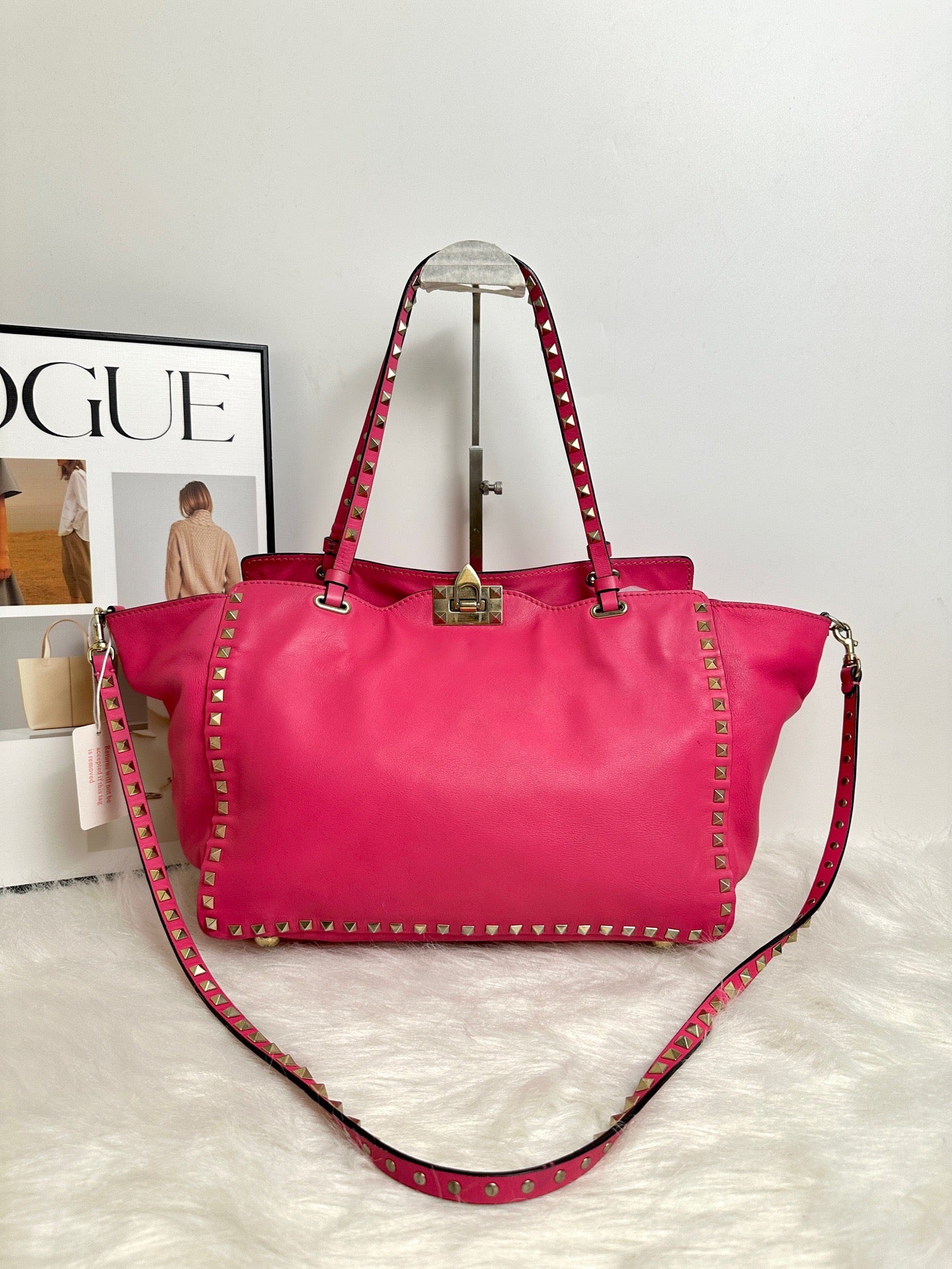Balence:1 Pink Valentino Bag