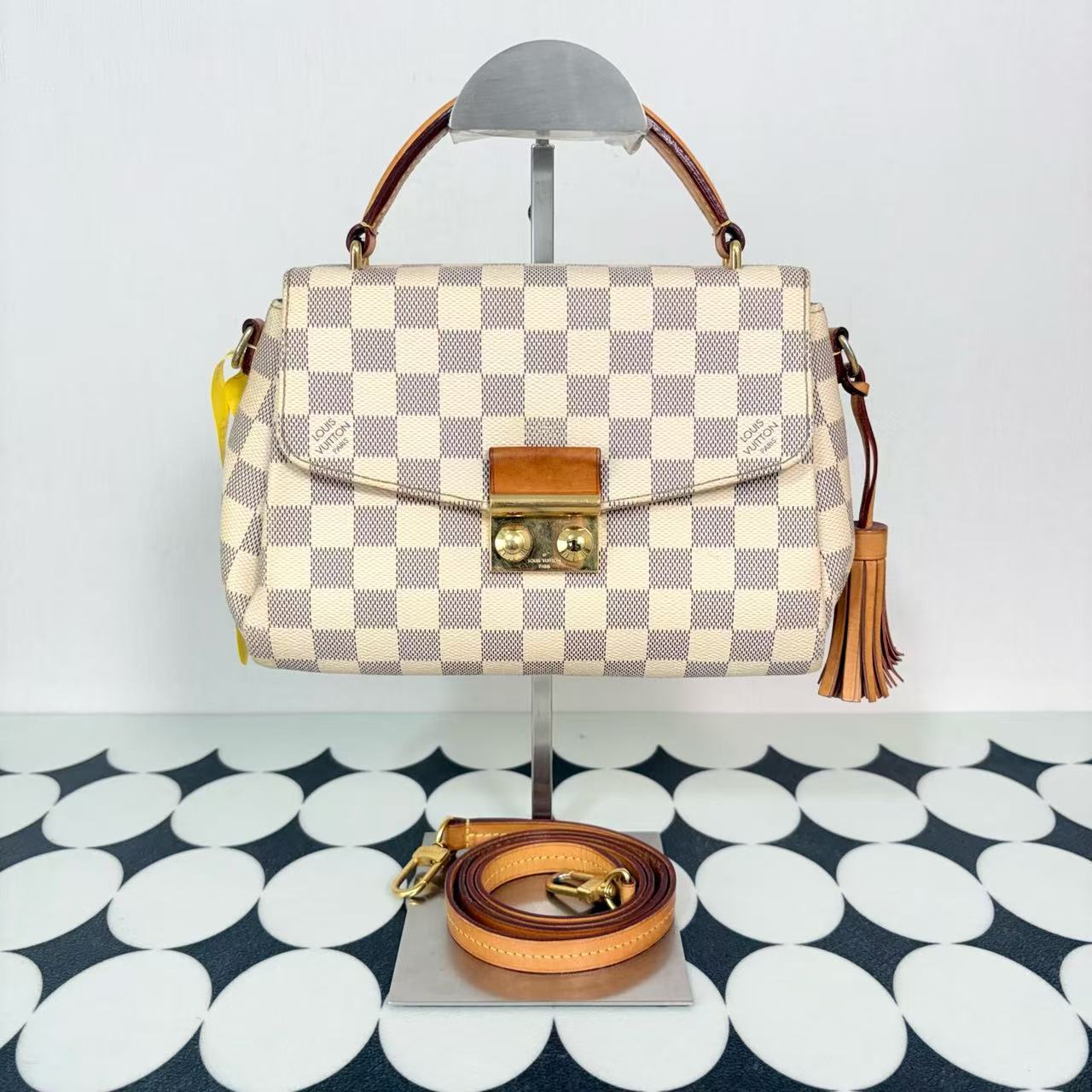 Deposit:2 Louis Vuitton Bag