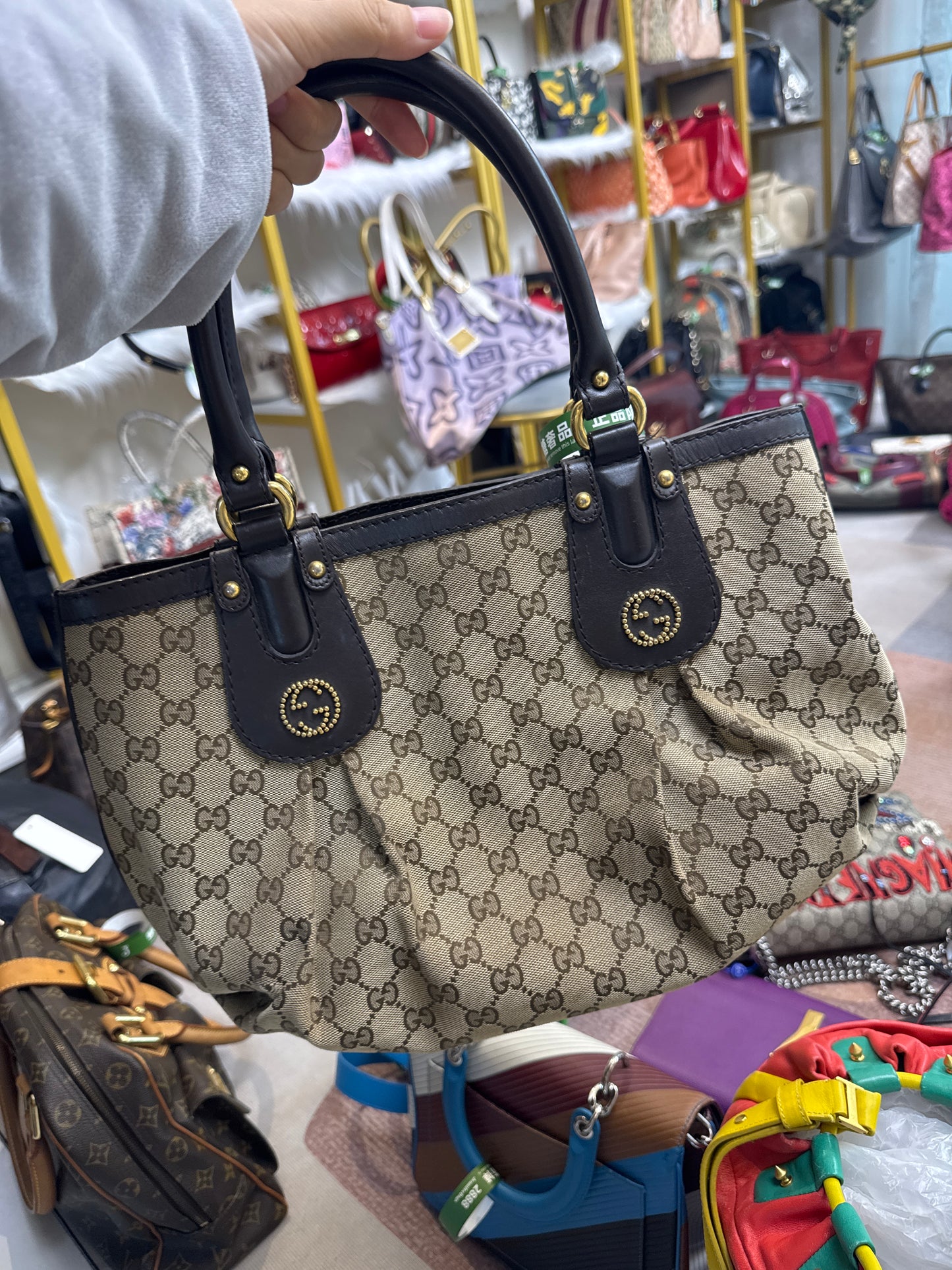 gucci