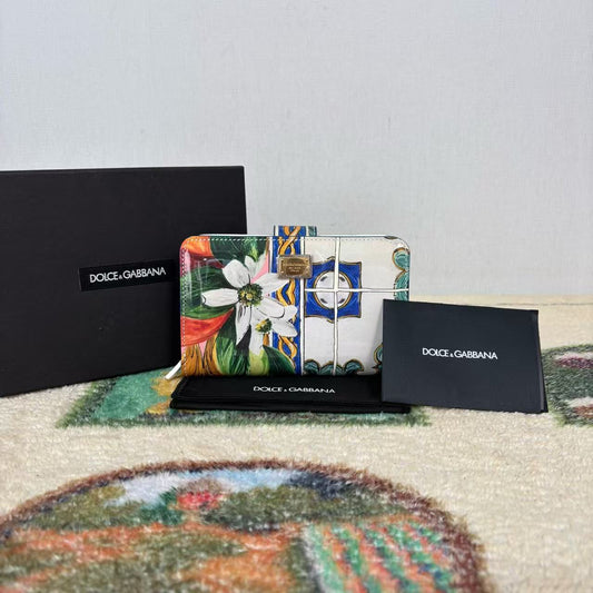 1 Dolce Gabbana Wallet