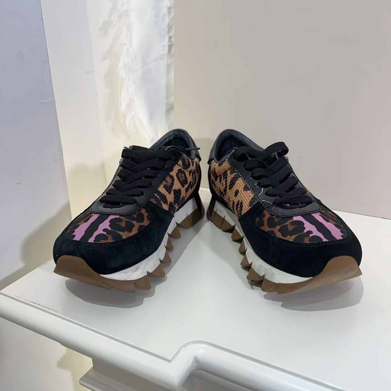 DG Shoes