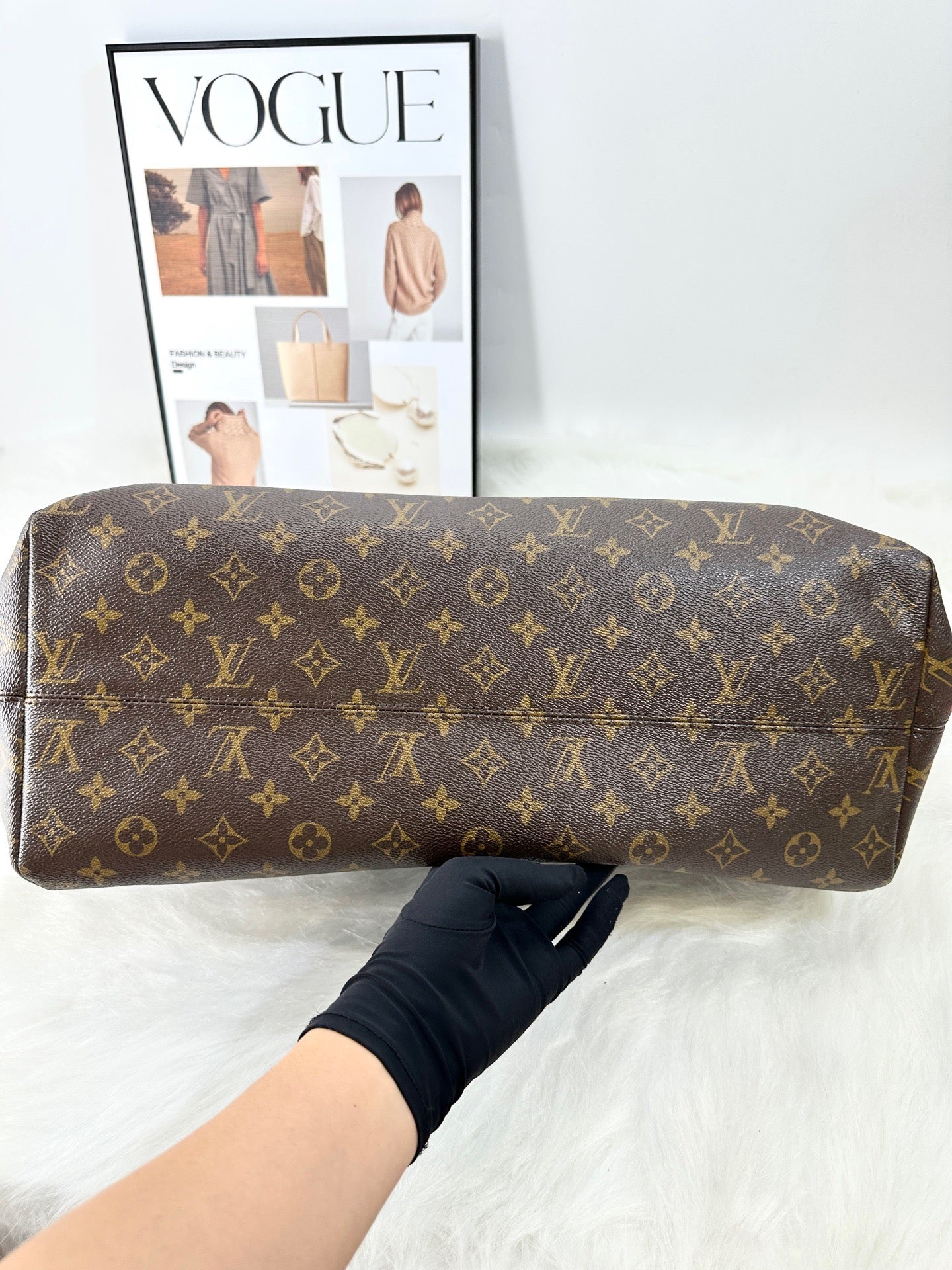 LV tote