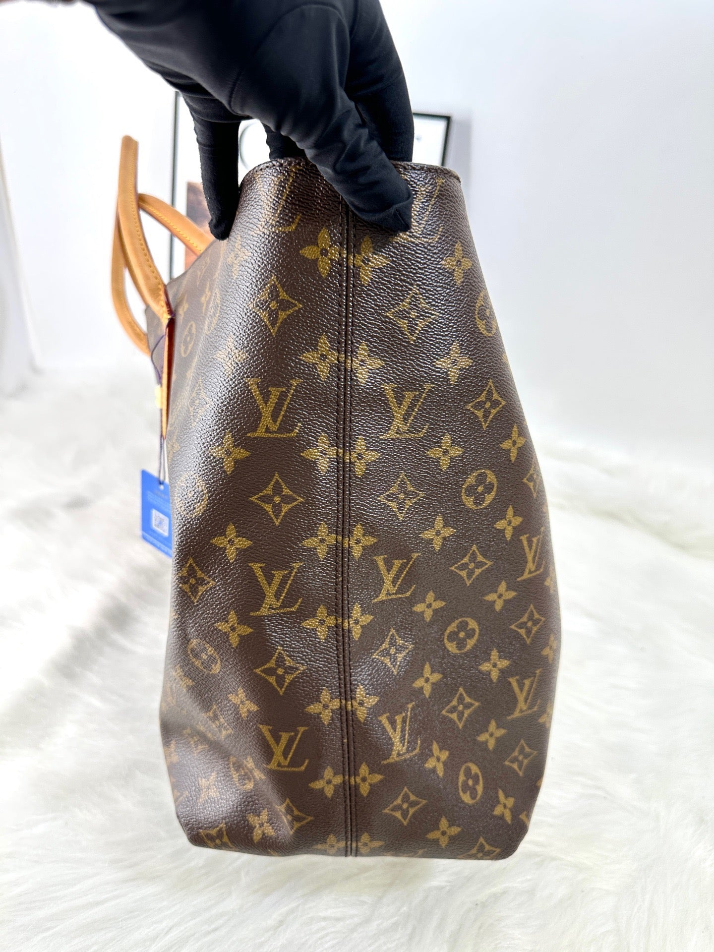 LV tote